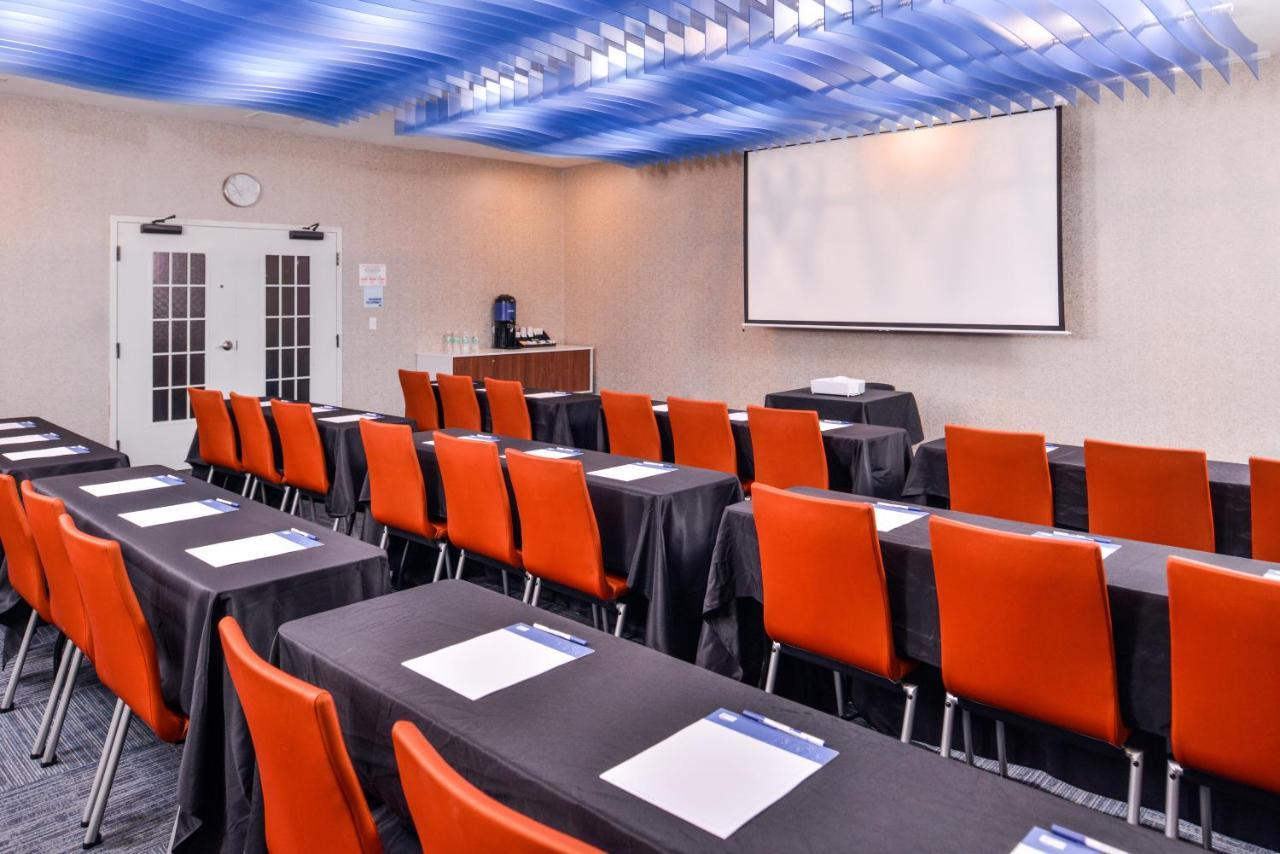 Express Tampa North Telecom Park By Ihg