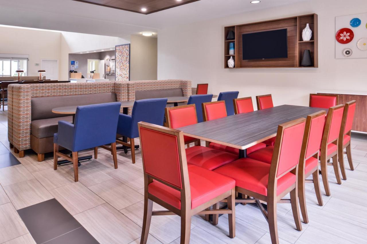 Express Tampa North Telecom Park By Ihg
