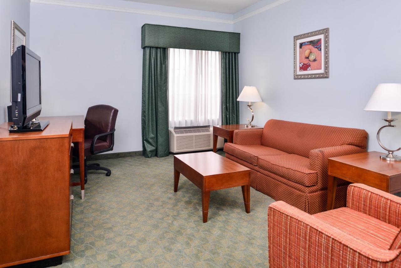 Holiday Express North Telecom Park By Ihg Hotel 2*