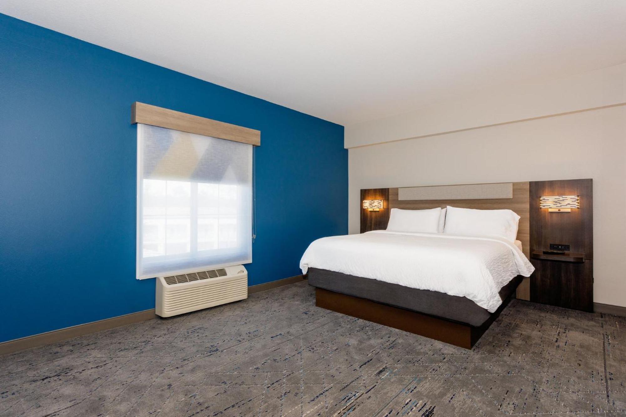 Express Tampa North Telecom Park By Ihg Hotel 2*
