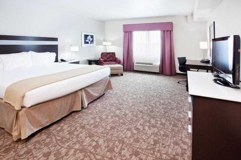Express Tampa North Telecom Park By Ihg Hotel 2*