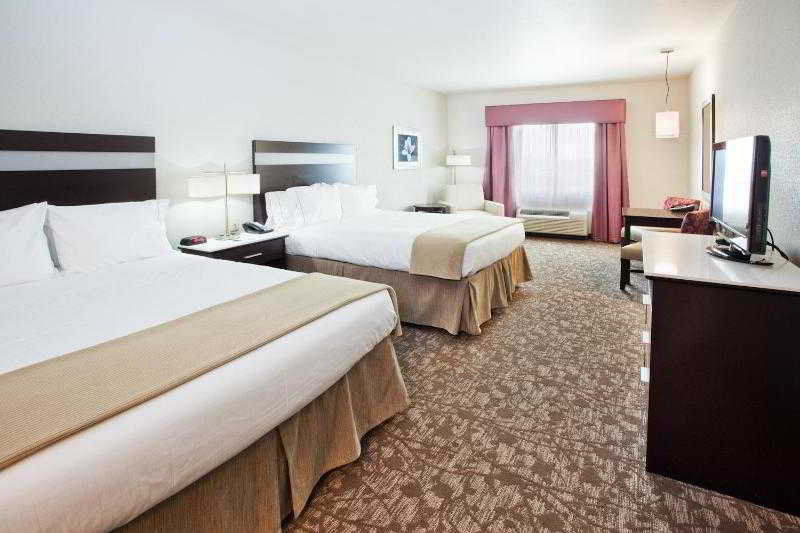 Hotel Express Tampa North Telecom Park By Ihg Temple Terrace