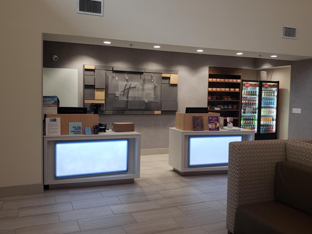 Express Tampa North Telecom Park By Ihg Temple Terrace