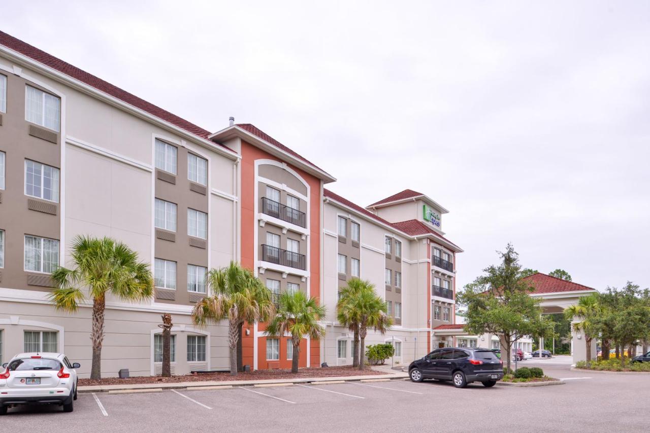 Hotel Express Tampa North Telecom Park By Ihg Temple Terrace